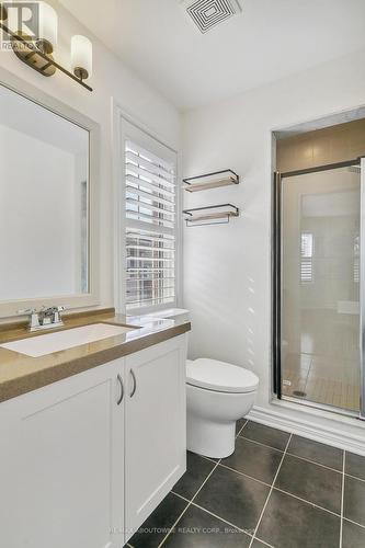 38 - 2614 Dashwood Drive, Oakville, ON - Indoor Photo Showing Bathroom