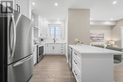 223 Hallmark Avenue, Toronto (Alderwood), ON - Indoor Photo Showing Kitchen With Upgraded Kitchen