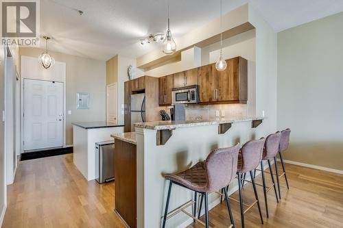 1331 Ellis Street Unit# 317, Kelowna, BC - Indoor Photo Showing Kitchen With Upgraded Kitchen