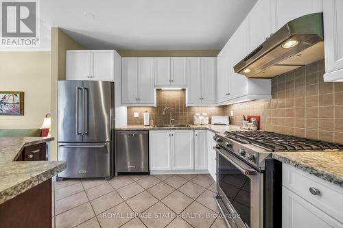 79 - 100 Beddoe Drive, Hamilton (Kirkendall), ON - Indoor Photo Showing Kitchen With Upgraded Kitchen