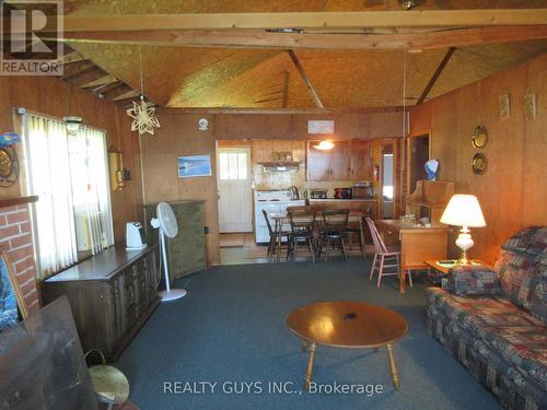 82 Lake Road, Trent Hills, ON - Indoor Photo Showing Living Room