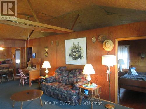 82 Lake Road, Trent Hills, ON - Indoor Photo Showing Living Room