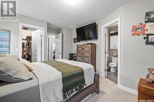 730 Hargreaves Crescent, Saskatoon, SK - Indoor Photo Showing Bedroom