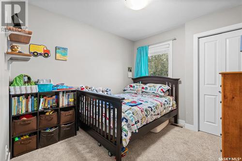 730 Hargreaves Crescent, Saskatoon, SK - Indoor Photo Showing Bedroom