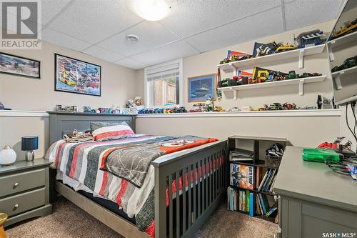 730 Hargreaves Crescent, Saskatoon, SK - Indoor Photo Showing Bedroom