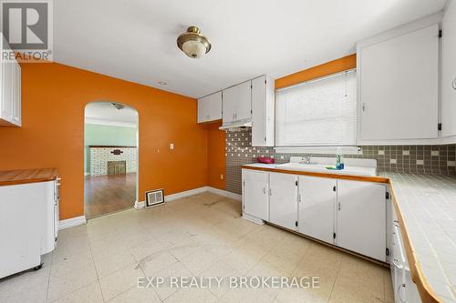 2030 Ritson Road N, Oshawa, ON - Indoor Photo Showing Kitchen