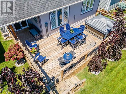 Professional Privacy Landscaping. - 7 Sunrise Lane, Lambton Shores (Grand Bend), ON 