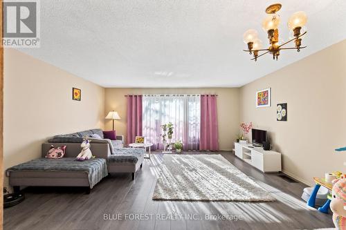 698 Wonderland Road S, London, ON - Indoor