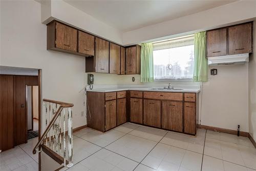 5436 Windermere Drive, Burlington, ON - Indoor Photo Showing Kitchen