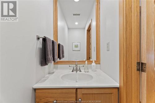 461 Gregory Line, Wheatley, ON - Indoor Photo Showing Bathroom