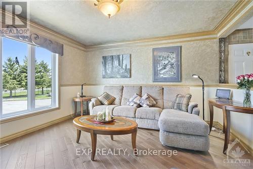 746 St Pierre Road, Prescott And Russell, ON - Indoor Photo Showing Living Room