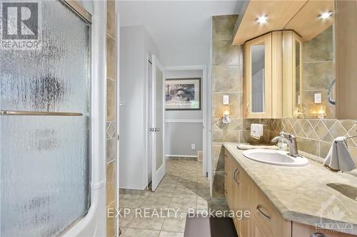 746 St Pierre Road, Prescott And Russell, ON - Indoor Photo Showing Bathroom