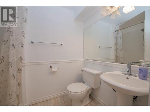 10781 Cheryl Road, Lake Country, BC - Indoor Photo Showing Bathroom