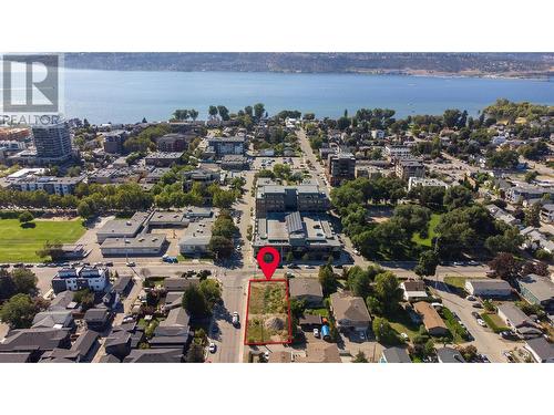 712 Raymer Avenue, Kelowna, BC 