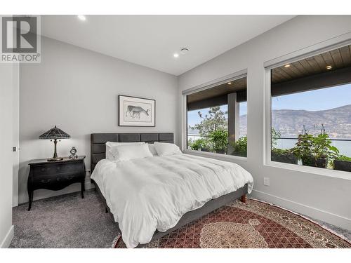 3572 Wild Rose Road, Kelowna, BC - Indoor Photo Showing Bedroom