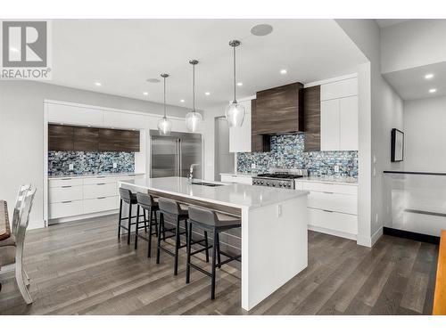 3572 Wild Rose Road, Kelowna, BC - Indoor Photo Showing Kitchen With Upgraded Kitchen