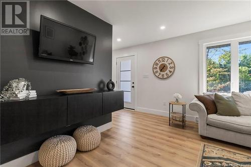 46 Patriot Court, Salisbury, NB - Indoor Photo Showing Living Room