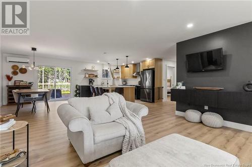 46 Patriot Court, Salisbury, NB - Indoor Photo Showing Living Room