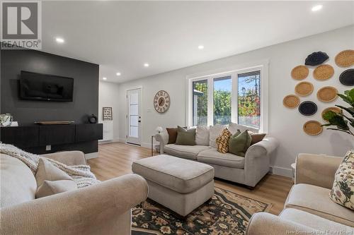 46 Patriot Court, Salisbury, NB - Indoor Photo Showing Living Room