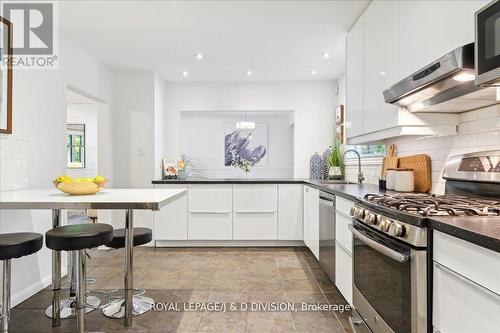 43 Clearside Place, Toronto (Markland Wood), ON - Indoor Photo Showing Kitchen With Upgraded Kitchen