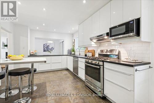 43 Clearside Place, Toronto (Markland Wood), ON - Indoor Photo Showing Kitchen With Upgraded Kitchen