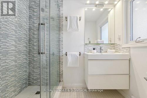 43 Clearside Place, Toronto (Markland Wood), ON - Indoor Photo Showing Bathroom