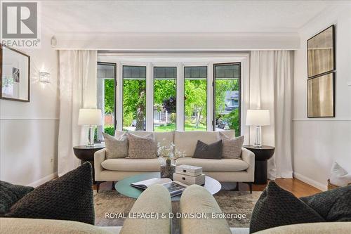 43 Clearside Place, Toronto (Markland Wood), ON - Indoor Photo Showing Living Room