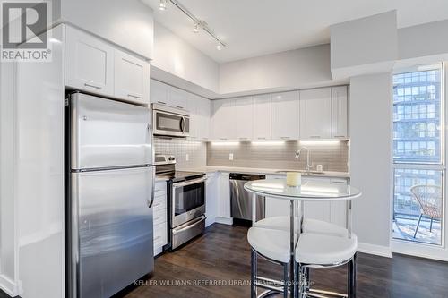 3504 - 2220 Lake Shore Boulevard W, Toronto (Mimico), ON - Indoor Photo Showing Kitchen With Stainless Steel Kitchen With Upgraded Kitchen