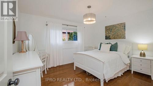 16 Grand Oaks Court, Brampton (Snelgrove), ON - Indoor Photo Showing Bedroom