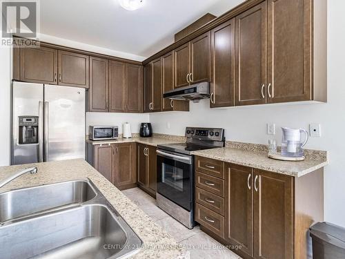 29 Buchanan Crescent, Brampton (Credit Valley), ON - Indoor Photo Showing Kitchen With Double Sink