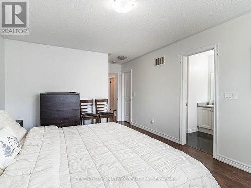 29 Buchanan Crescent, Brampton, ON - Indoor Photo Showing Bedroom