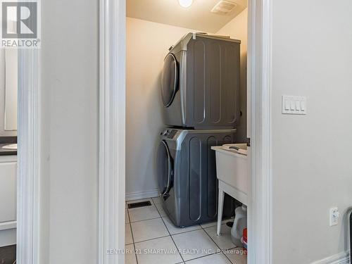 29 Buchanan Crescent, Brampton, ON - Indoor Photo Showing Laundry Room