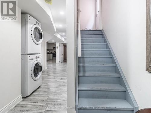 29 Buchanan Crescent, Brampton, ON - Indoor Photo Showing Laundry Room