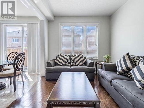 29 Buchanan Crescent, Brampton, ON - Indoor Photo Showing Living Room