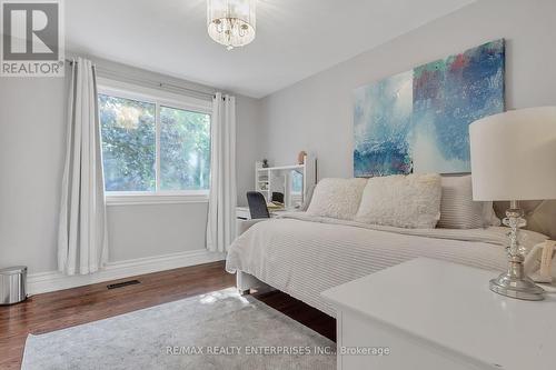 1720 Valentine Gardens, Mississauga (Clarkson), ON - Indoor Photo Showing Bedroom