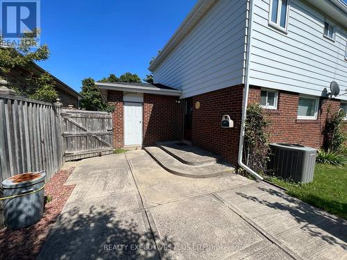 39 Glebe Crescent, Brampton, ON - Outdoor With Exterior