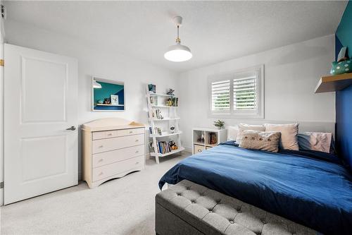 20 Blackburn Lane, Hamilton, ON - Indoor Photo Showing Bedroom