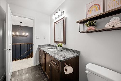 20 Blackburn Lane, Hamilton, ON - Indoor Photo Showing Bathroom