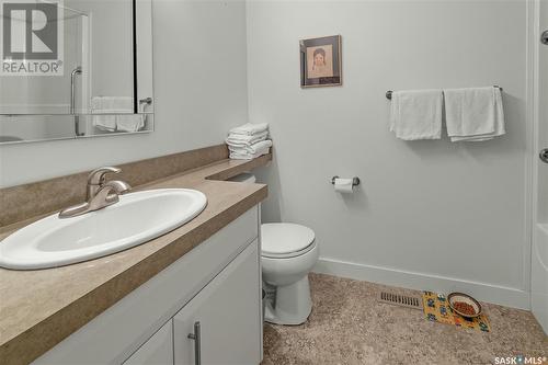 3285 Green Bank Road, Regina, SK - Indoor Photo Showing Bathroom