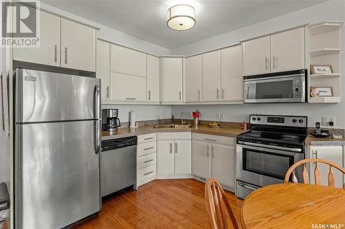 3285 Green Bank Road, Regina, SK - Indoor Photo Showing Kitchen With Stainless Steel Kitchen