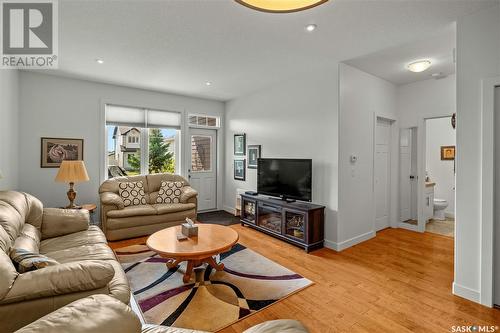 3285 Green Bank Road, Regina, SK - Indoor Photo Showing Living Room