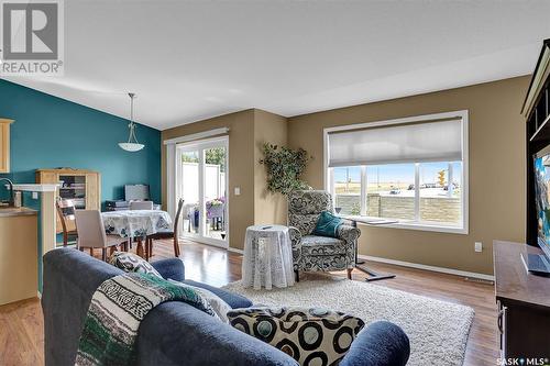 25 4425 Nicurity Drive, Regina, SK - Indoor Photo Showing Living Room