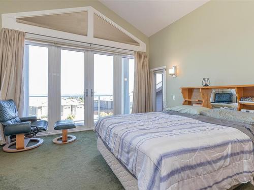 5670 Oceanview Terr, Nanaimo, BC 