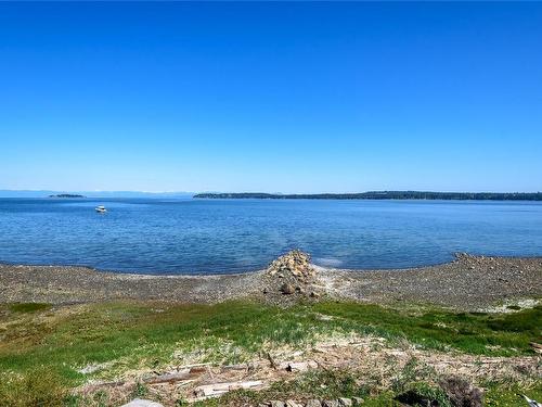 5624 Island Hwy South, Union Bay, BC 