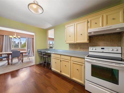 406-1188 Yates St, Victoria, BC - Indoor Photo Showing Kitchen