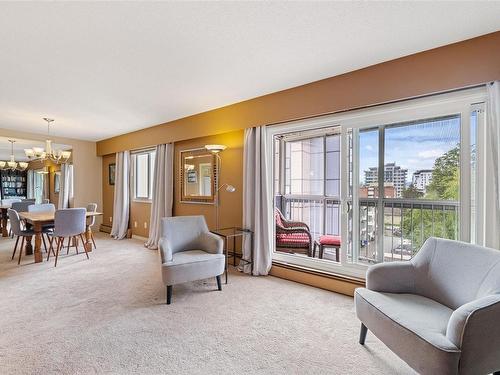 406-1188 Yates St, Victoria, BC - Indoor Photo Showing Living Room