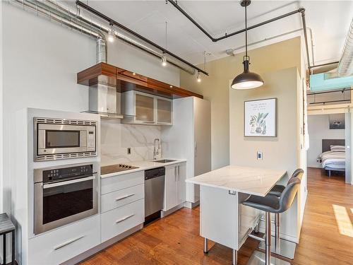 502-1029 View St, Victoria, BC - Indoor Photo Showing Kitchen