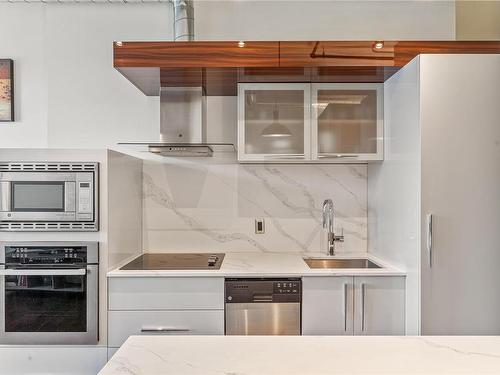 502-1029 View St, Victoria, BC - Indoor Photo Showing Kitchen