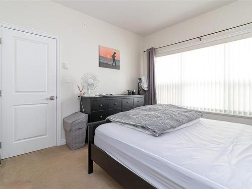 304-9751 Fourth St, Sidney, BC - Indoor Photo Showing Bedroom