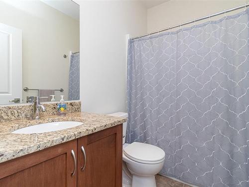 304-9751 Fourth St, Sidney, BC - Indoor Photo Showing Bathroom